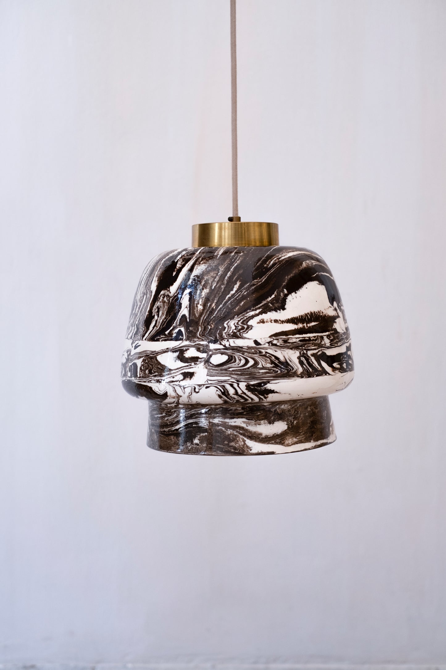 Pending Lamp Marble Earthware