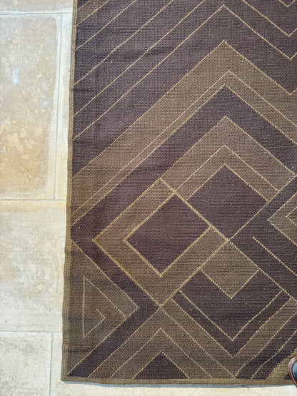Rug Brown and Chestnut