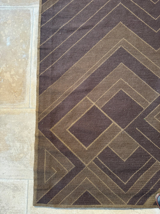 Rug Brown and Chestnut